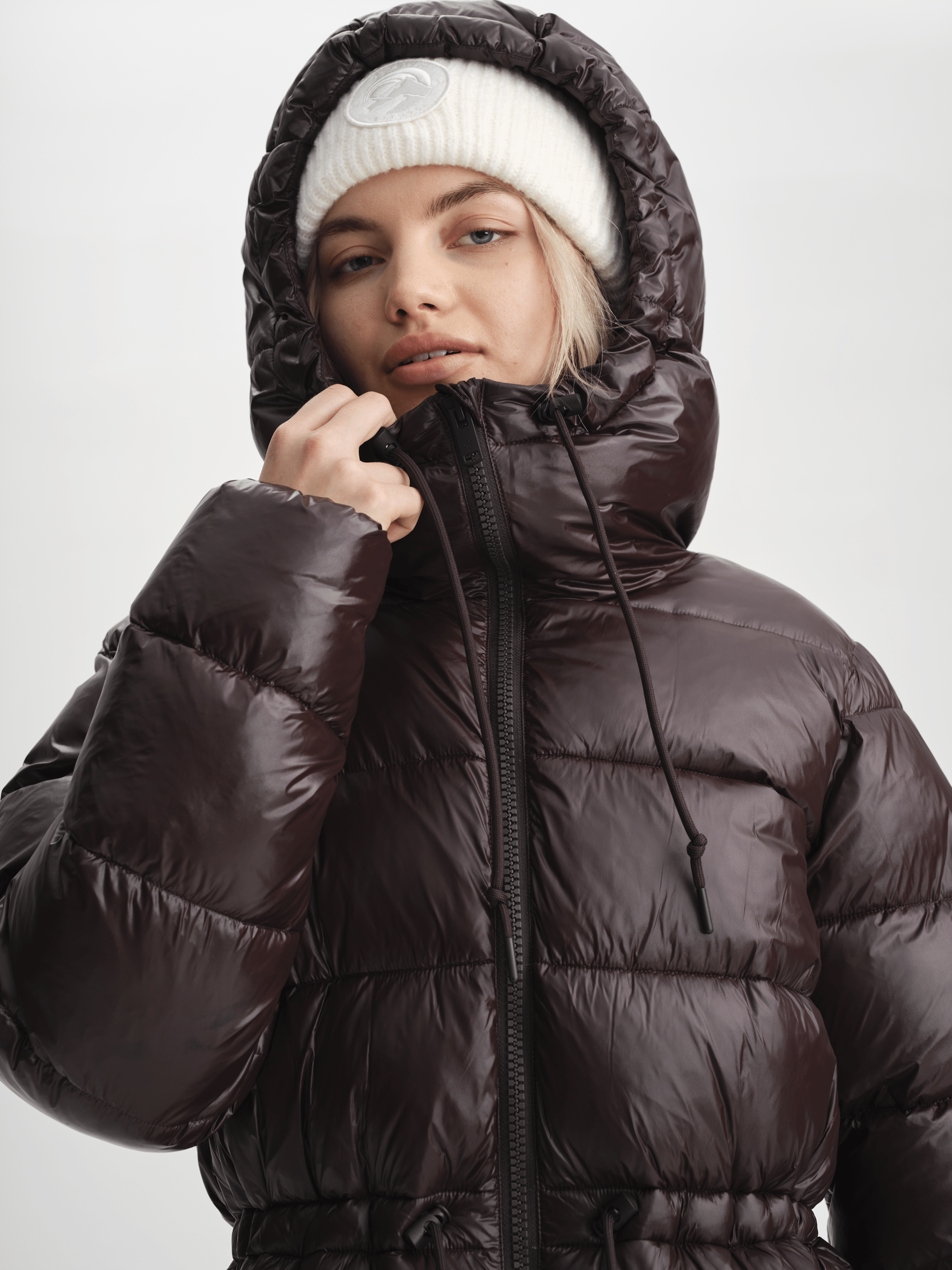 GAMILA MID KURTKA BŁYSZCZĄCA BRĄZOWA Everest Pikowana Parka