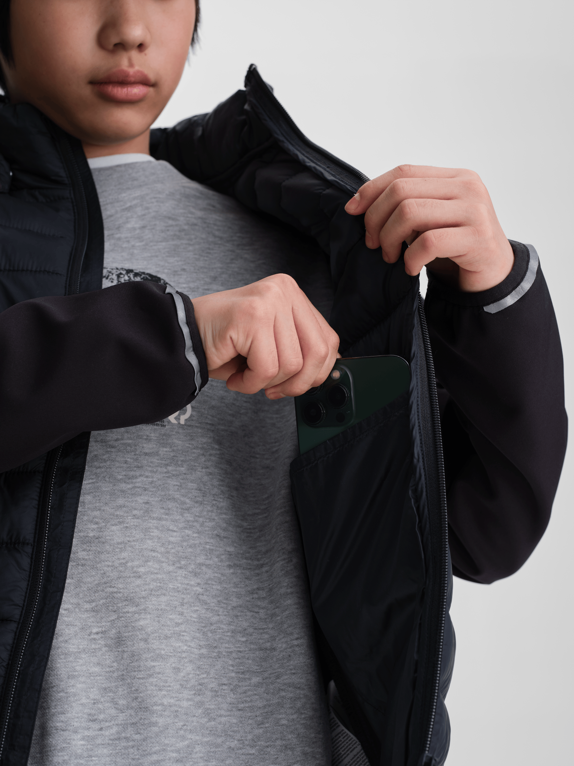 OMU KURTKA HYBRYDOWA CZARNA Everest Lekko Ocieplana Kurtka