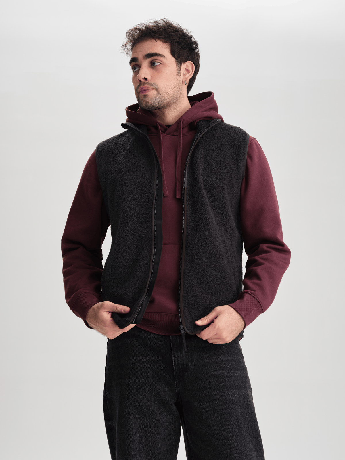 PILE VEST BLACK
