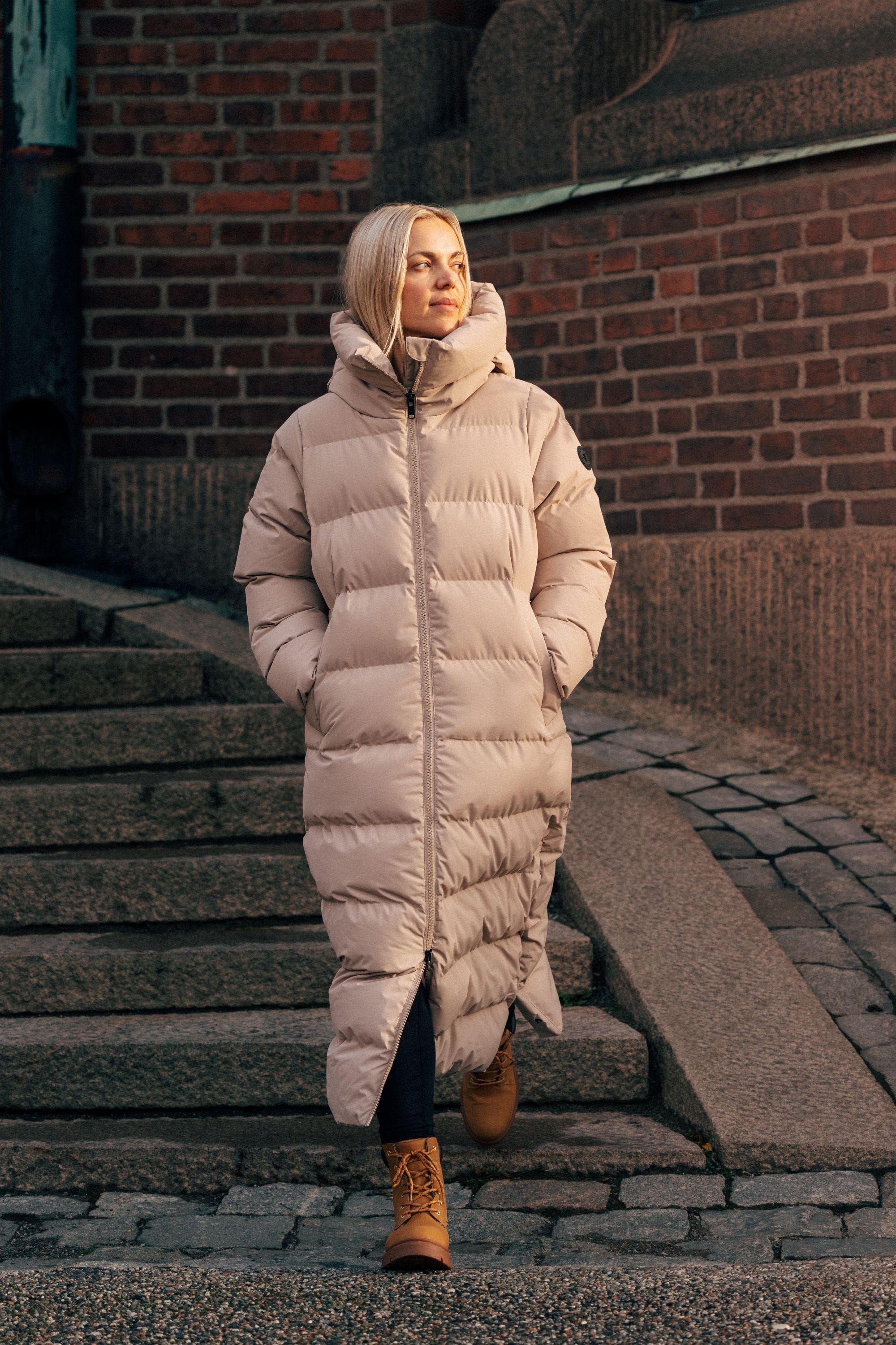 JUNEAU COAT SOFT BEIGE Everest Padded Coat