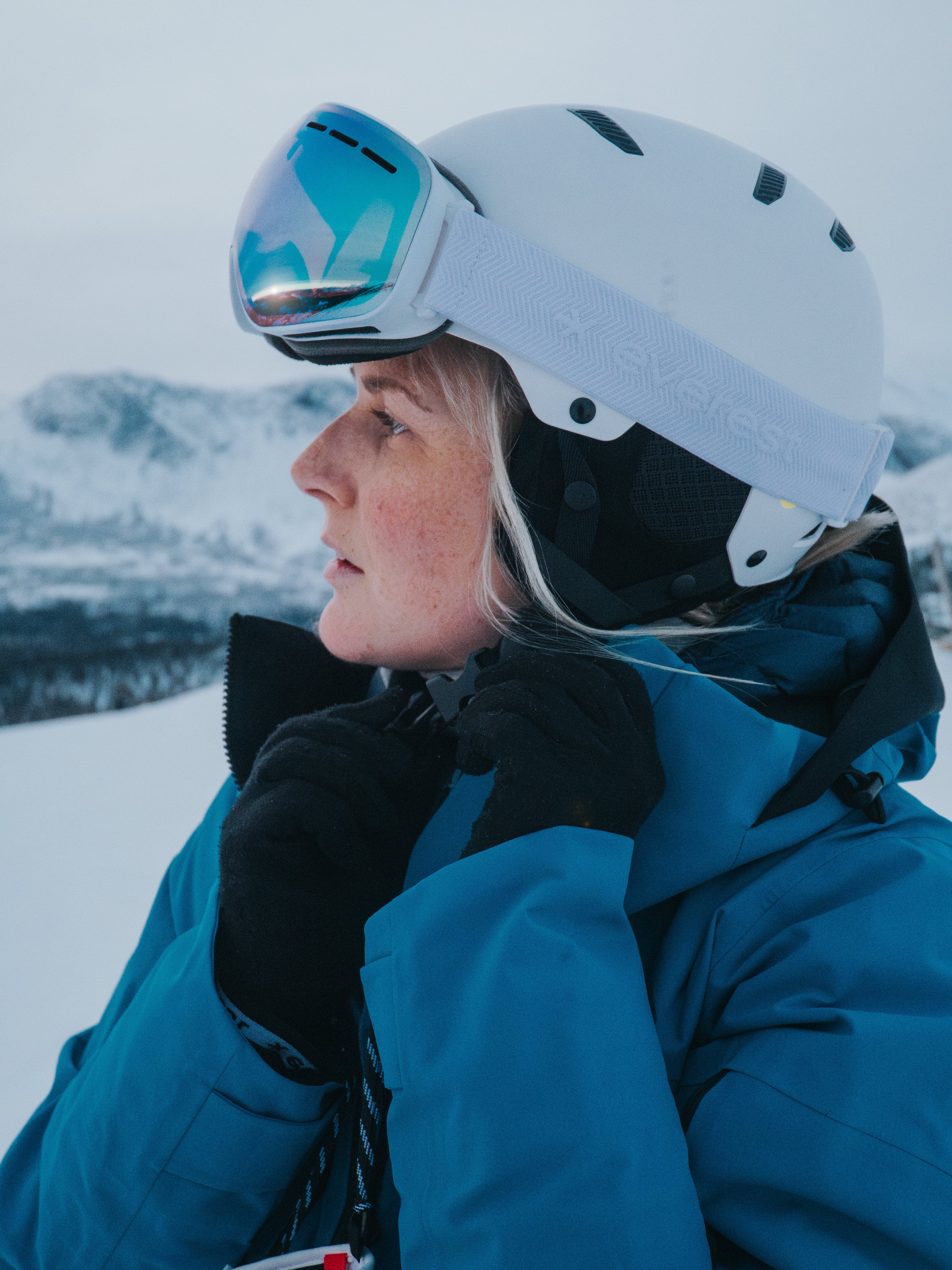 ALLMOUNTAIN MIPS HELM WEISS Everest Ski- & Snowboardhelm