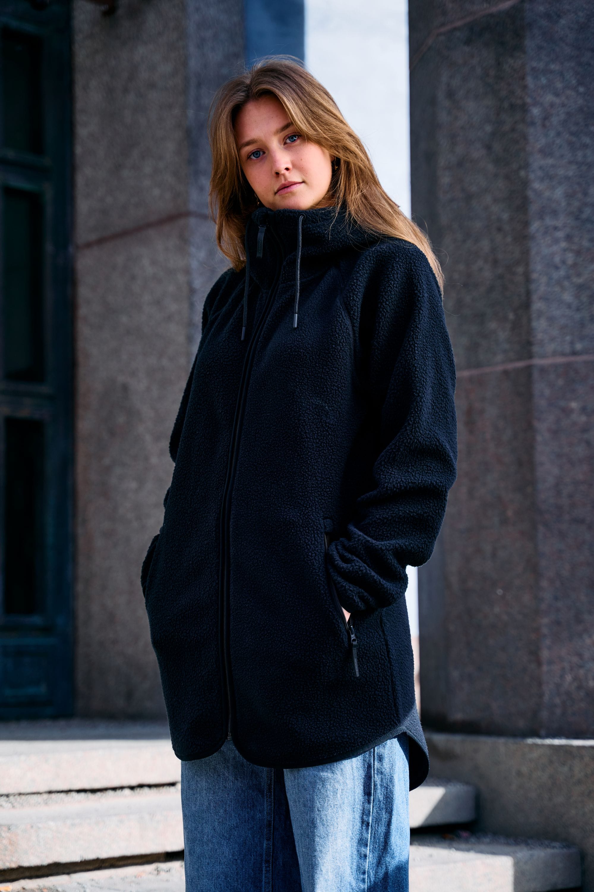 PILE LONG HOOD BLACK Everest Fleece Jumper