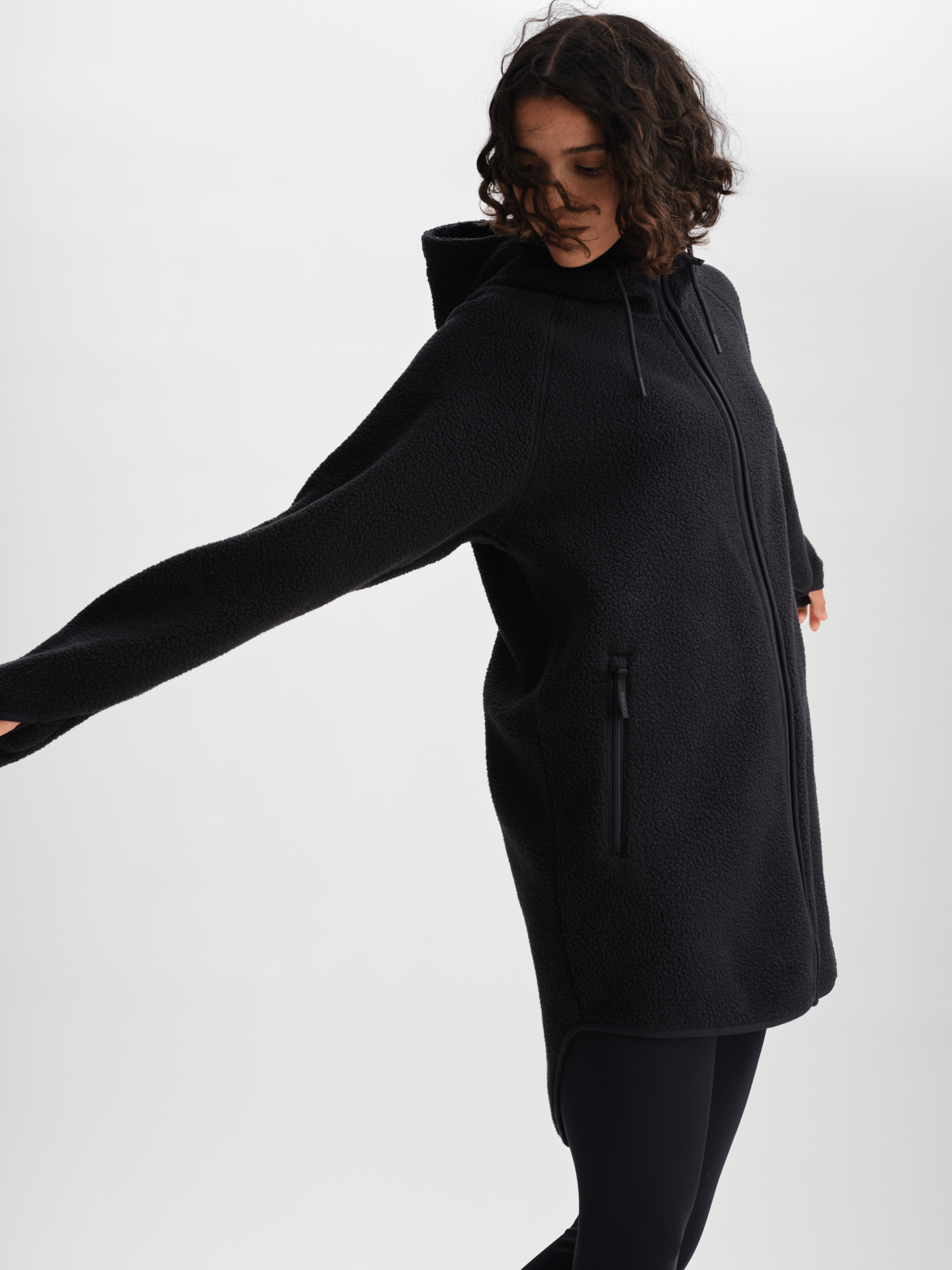 PILE LONG HOOD BLACK Everest Fleece Jumper