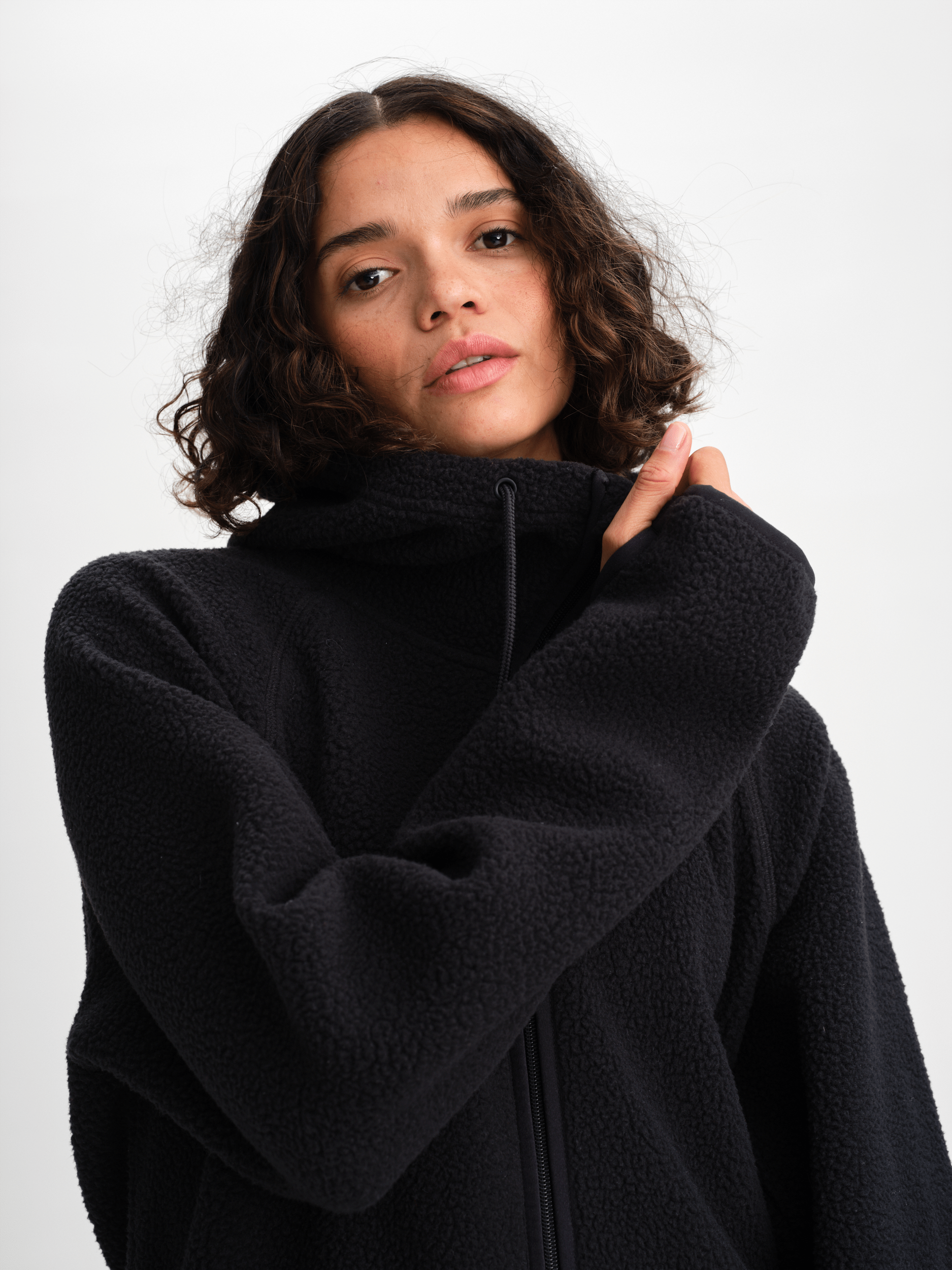 PILE LONG HOOD BLACK Everest Fleece Jumper