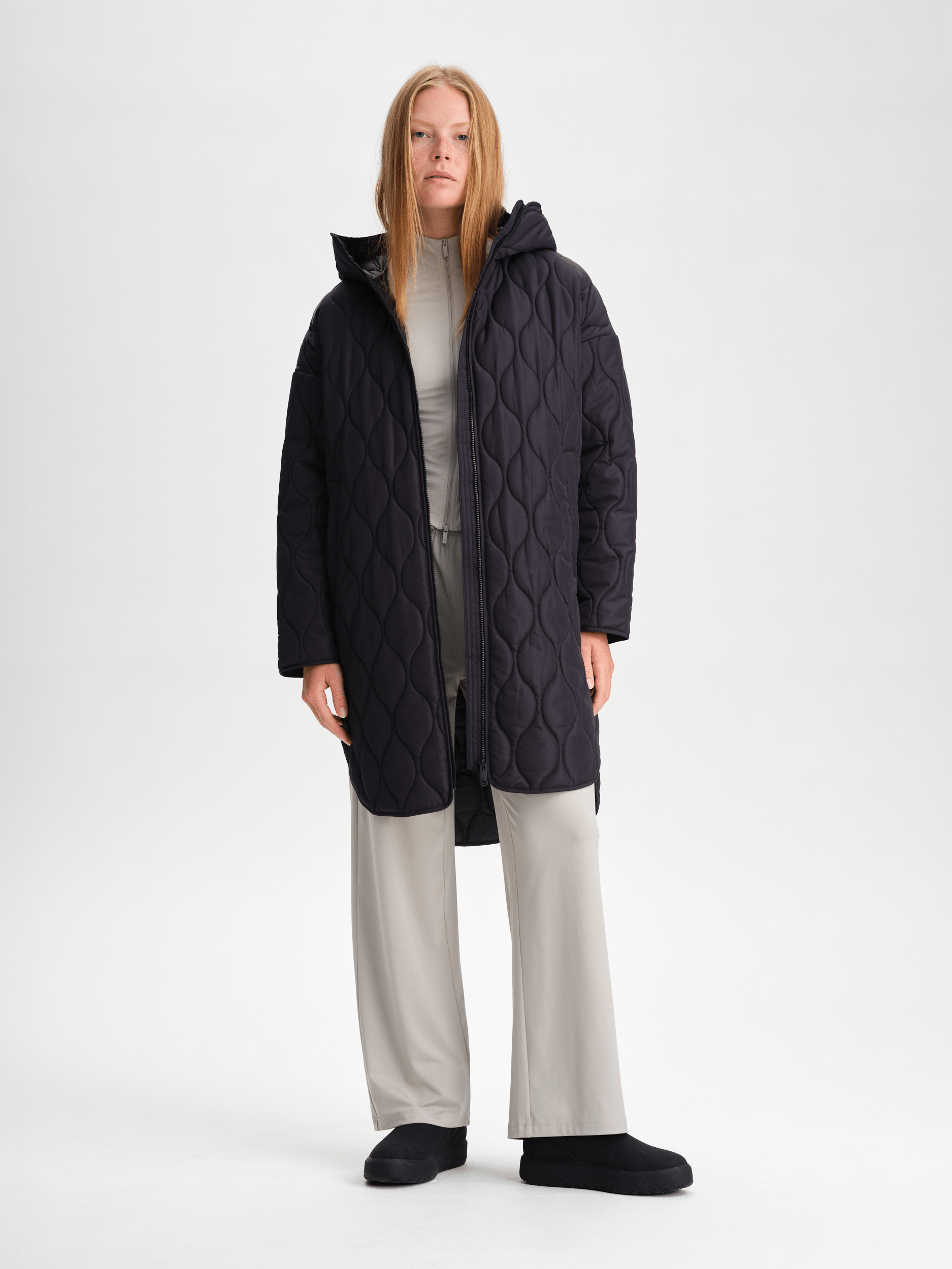 DOME MANTEL SCHWARZ Everest Gepolsterter Mantel