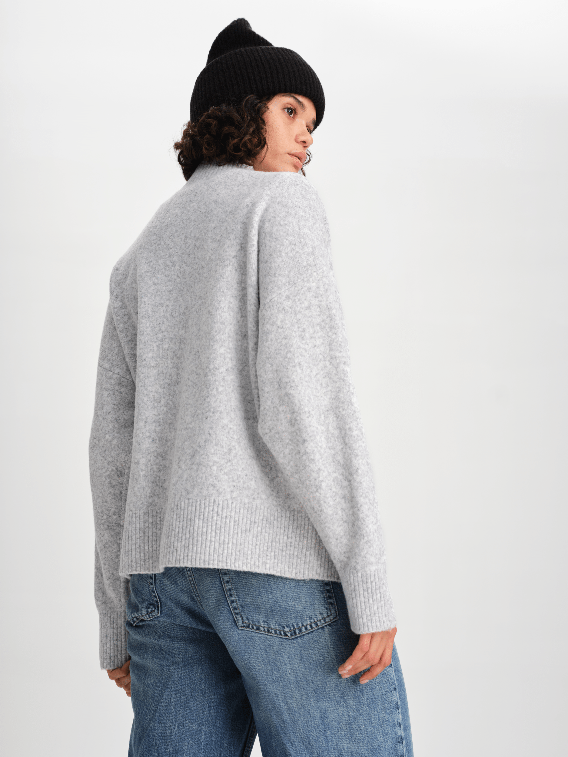 MERU GESTRICKTER PULLOVER GRAU MELIERT Everest Zweite Schicht
