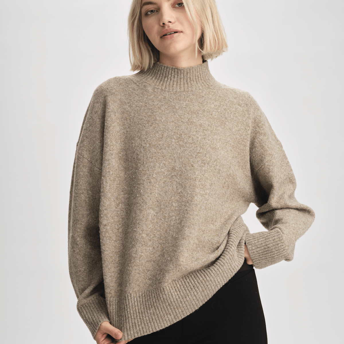 MERU KNITTED SWEATER BEIGE MELANGE