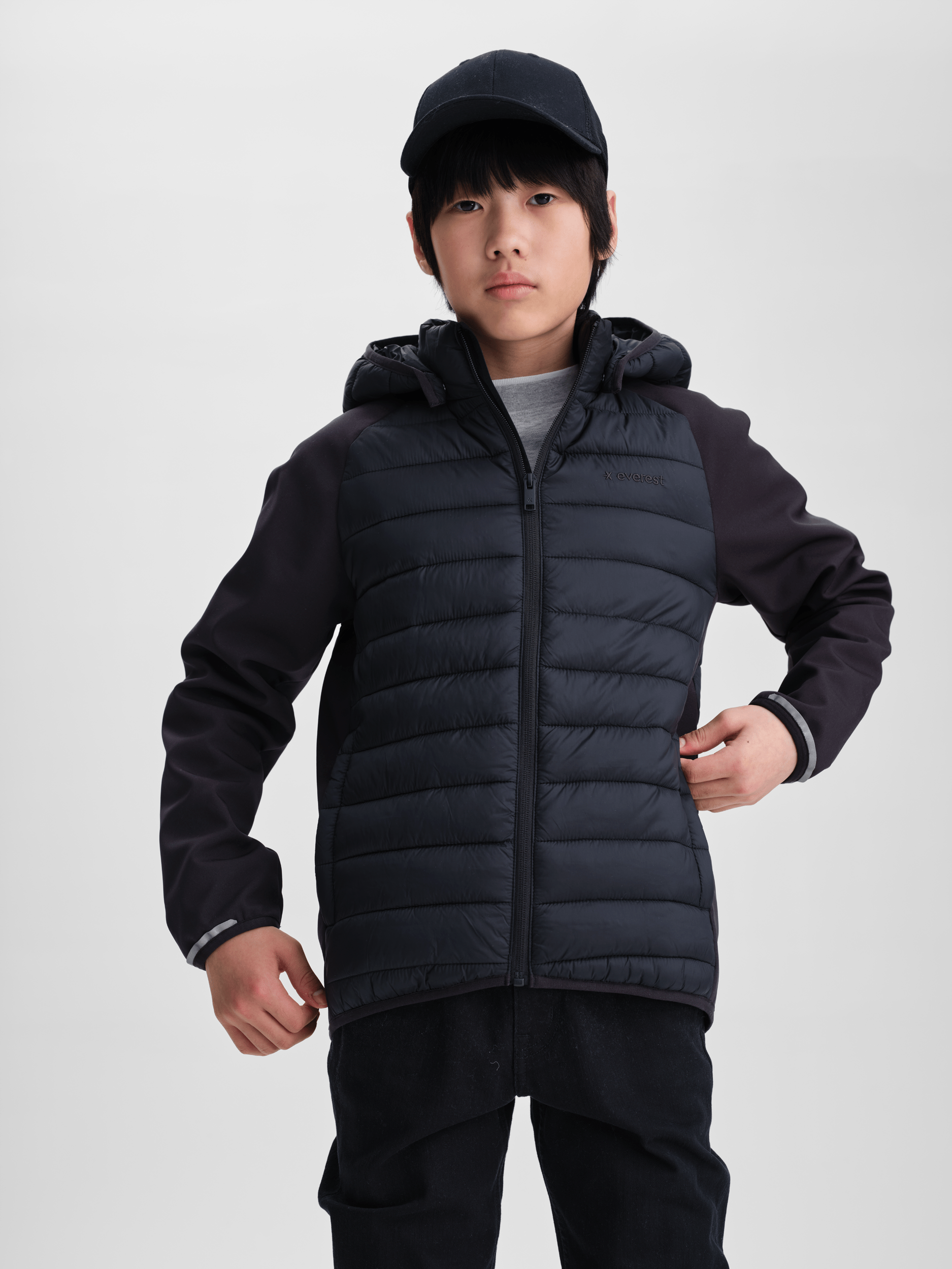 OMU KURTKA HYBRYDOWA CZARNA Everest Lekko Ocieplana Kurtka