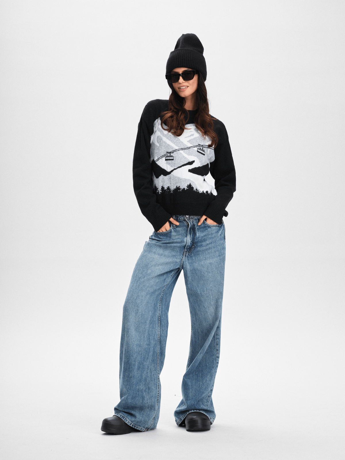 FEMME CREW SWEATER BLACK Everest Sweater