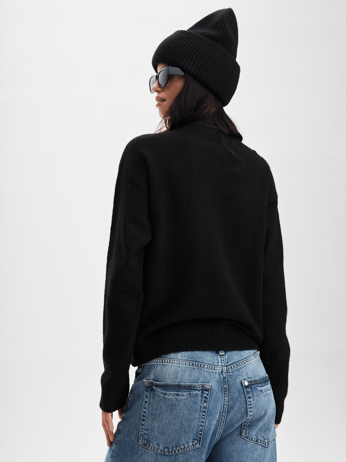 FEMME CREW SWEATER BLACK Everest Sweater